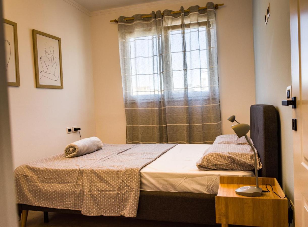 Bright Apartment Close To City Center Tirana Exterior foto